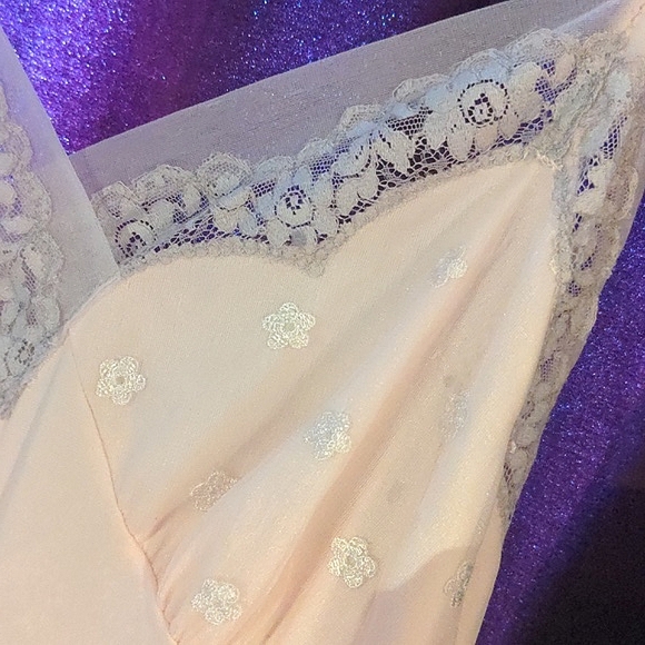 :34: Vintage (1956-59) Luxite by Kaiser Pale Pink Slip. - Picture 5 of 12